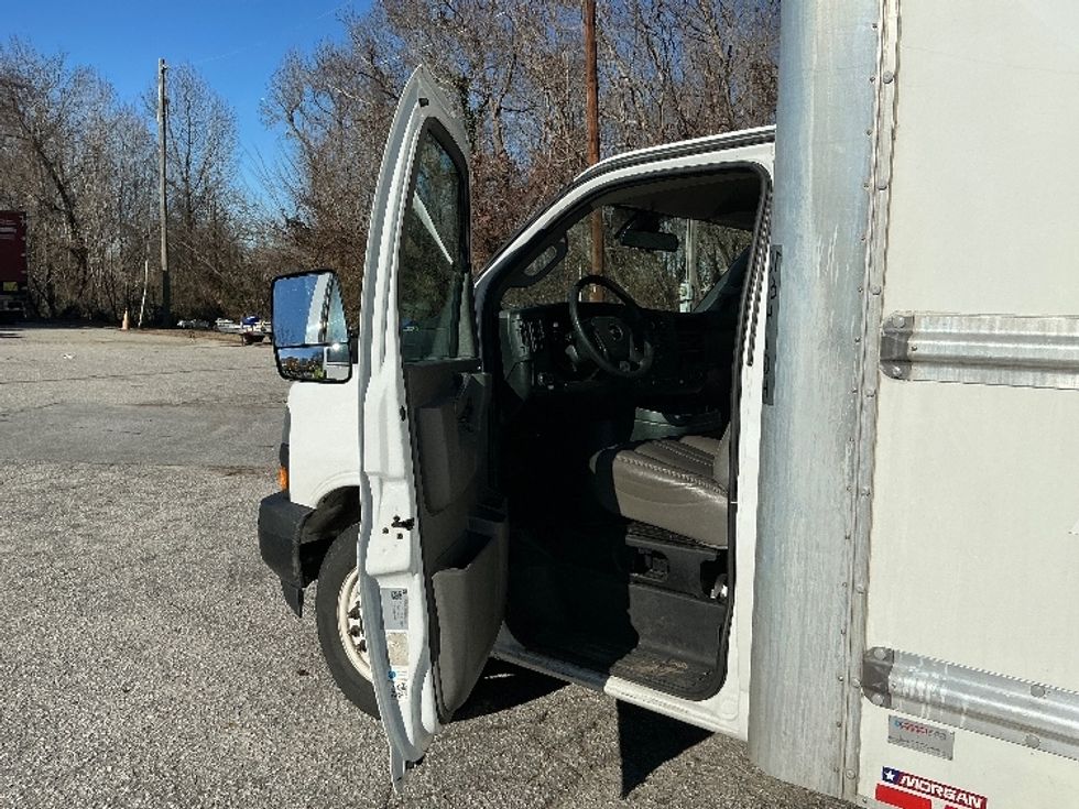 Light Duty Box Truck-Light and Medium Duty Trucks-GMC-2021-Savana G33903-Greer-SC-107,859\n\t\tmiles-$ 30,250 - Image 15
