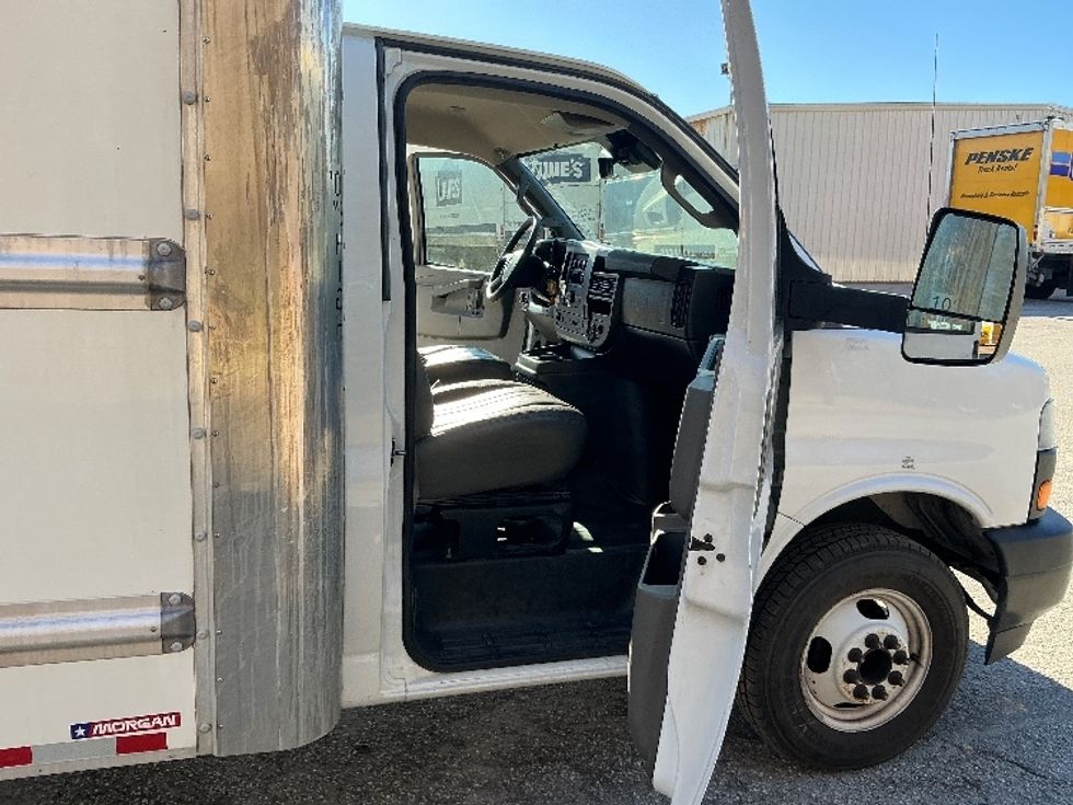 Light Duty Box Truck-Light and Medium Duty Trucks-GMC-2021-Savana G33903-Greer-SC-107,859\n\t\tmiles-$ 30,250 - Image 19