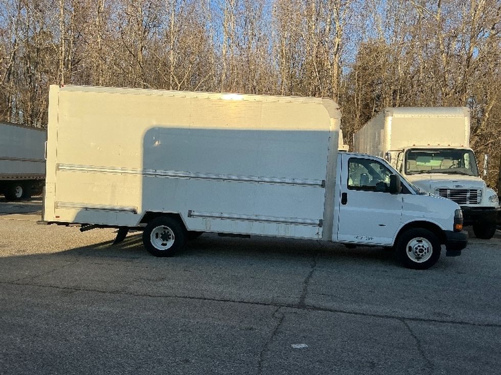 Light Duty Box Truck-Light and Medium Duty Trucks-GMC-2021-Savana G33903-Greer-SC-108,790\n\t\tmiles-$ 30,250 - Image 14