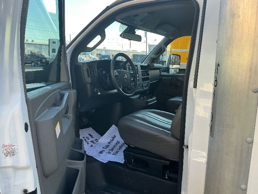 Light Duty Box Truck-Light and Medium Duty Trucks-GMC-2021-Savana G33903-Greer-SC-108,790\n\t\tmiles-$ 30,250 - Image 15