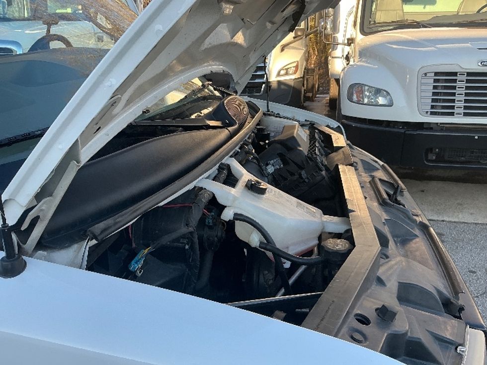 Light Duty Box Truck-Light and Medium Duty Trucks-GMC-2021-Savana G33903-Greer-SC-108,790\n\t\tmiles-$ 30,250 - Image 22