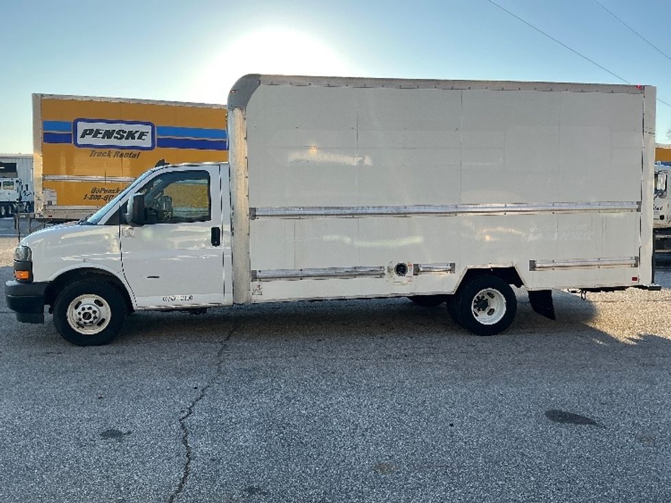 Light Duty Box Truck-Light and Medium Duty Trucks-GMC-2021-Savana G33903-Greer-SC-108,790\n\t\tmiles-$ 30,250 - Image 4