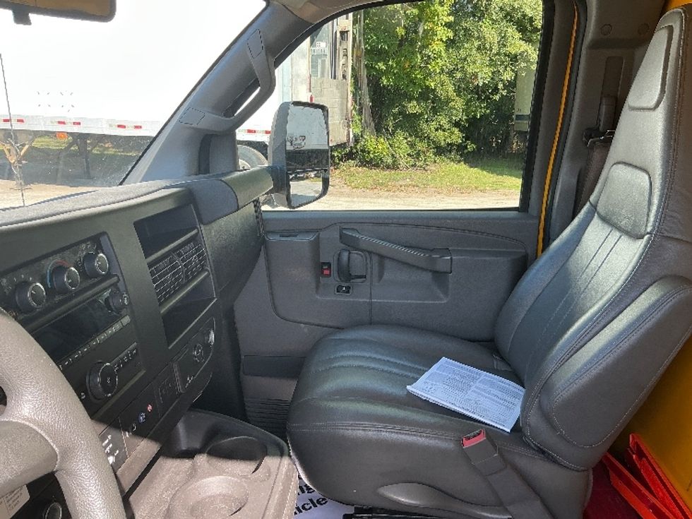 Light Duty Box Truck-Light and Medium Duty Trucks-GMC-2021-Savana G33903-Greer-SC-124,733\n\t\tmiles-$ 21,750 - Image 19