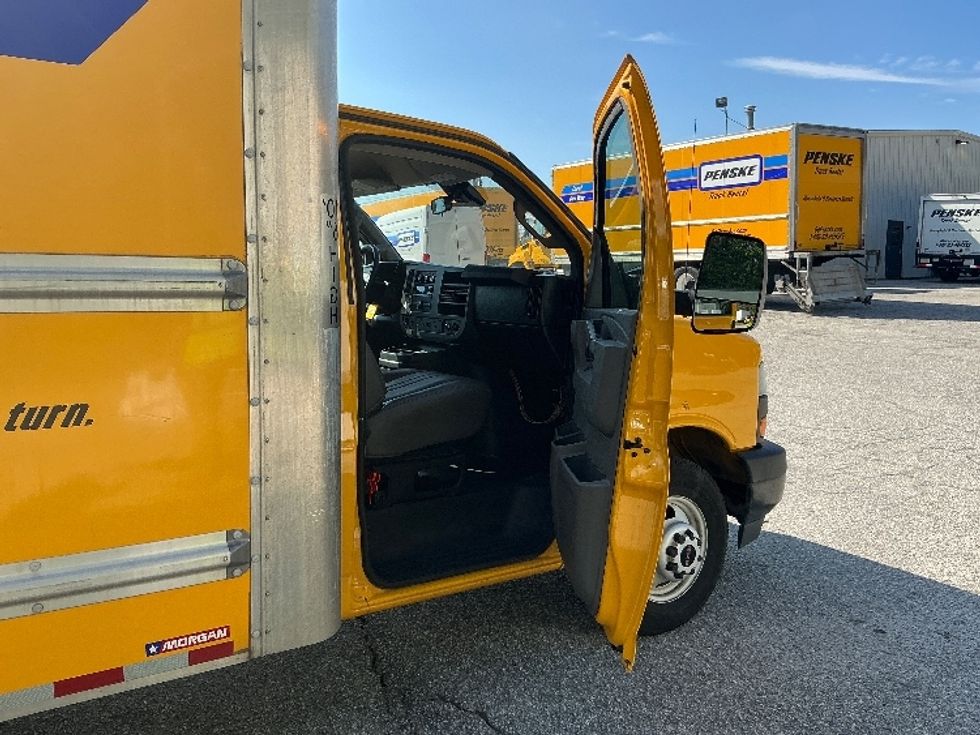 Light Duty Box Truck-Light and Medium Duty Trucks-GMC-2021-Savana G33903-Greer-SC-124,733\n\t\tmiles-$ 21,750 - Image 20