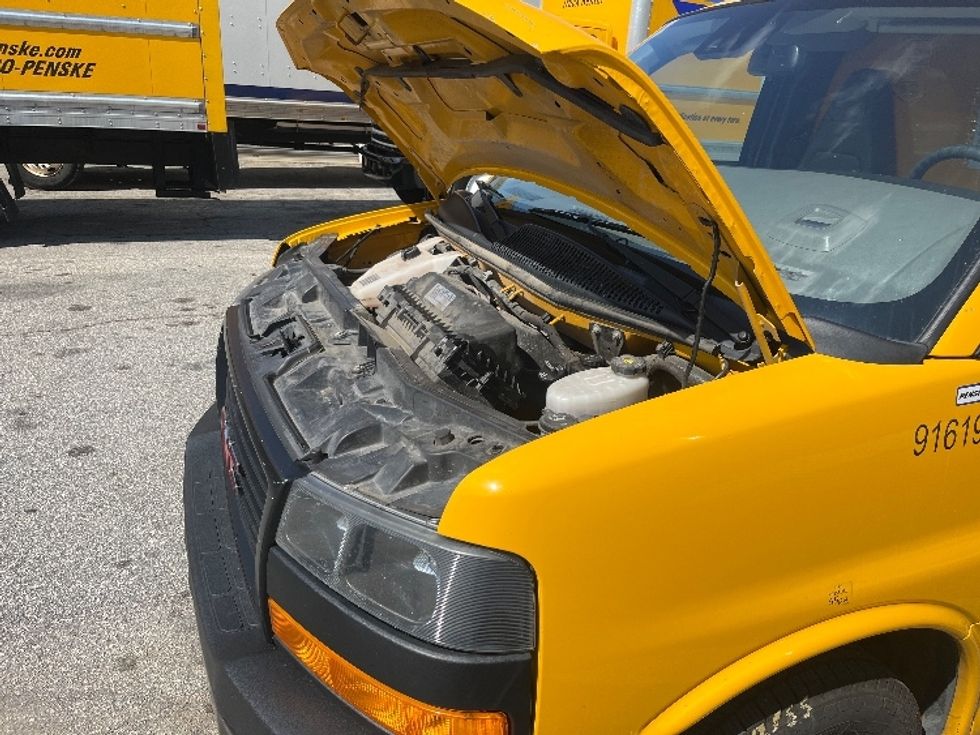 Light Duty Box Truck-Light and Medium Duty Trucks-GMC-2021-Savana G33903-Greer-SC-124,733\n\t\tmiles-$ 21,750 - Image 24