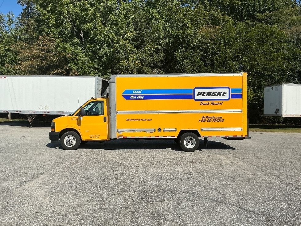 Light Duty Box Truck-Light and Medium Duty Trucks-GMC-2021-Savana G33903-Greer-SC-124,733\n\t\tmiles-$ 21,750 - Image 4