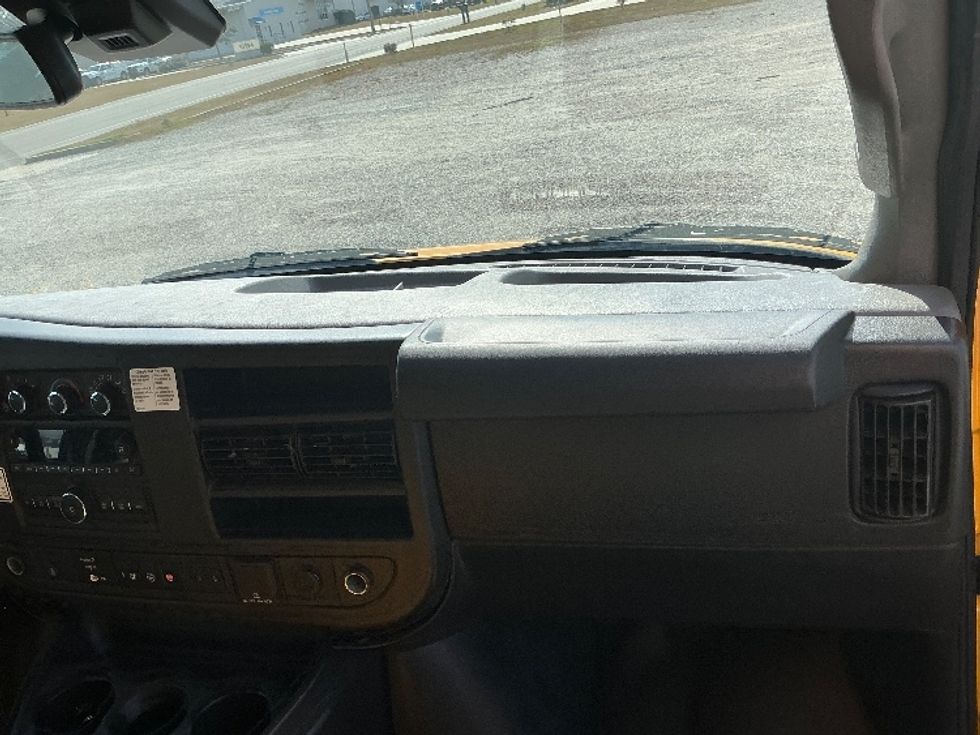 Light Duty Box Truck-Light and Medium Duty Trucks-GMC-2021-Savana G33903-Gulfport-MS-101,619\n\t\tmiles-$ 26,250 - Image 21