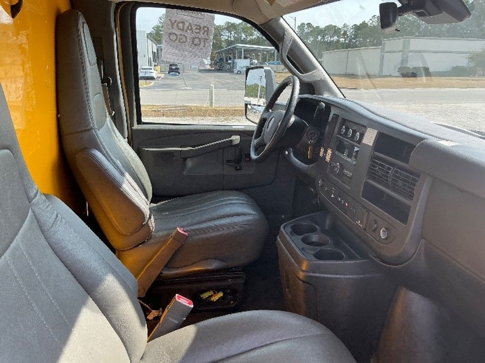 Light Duty Box Truck-Light and Medium Duty Trucks-GMC-2021-Savana G33903-Gulfport-MS-101,619\n\t\tmiles-$ 26,250 - Image 22