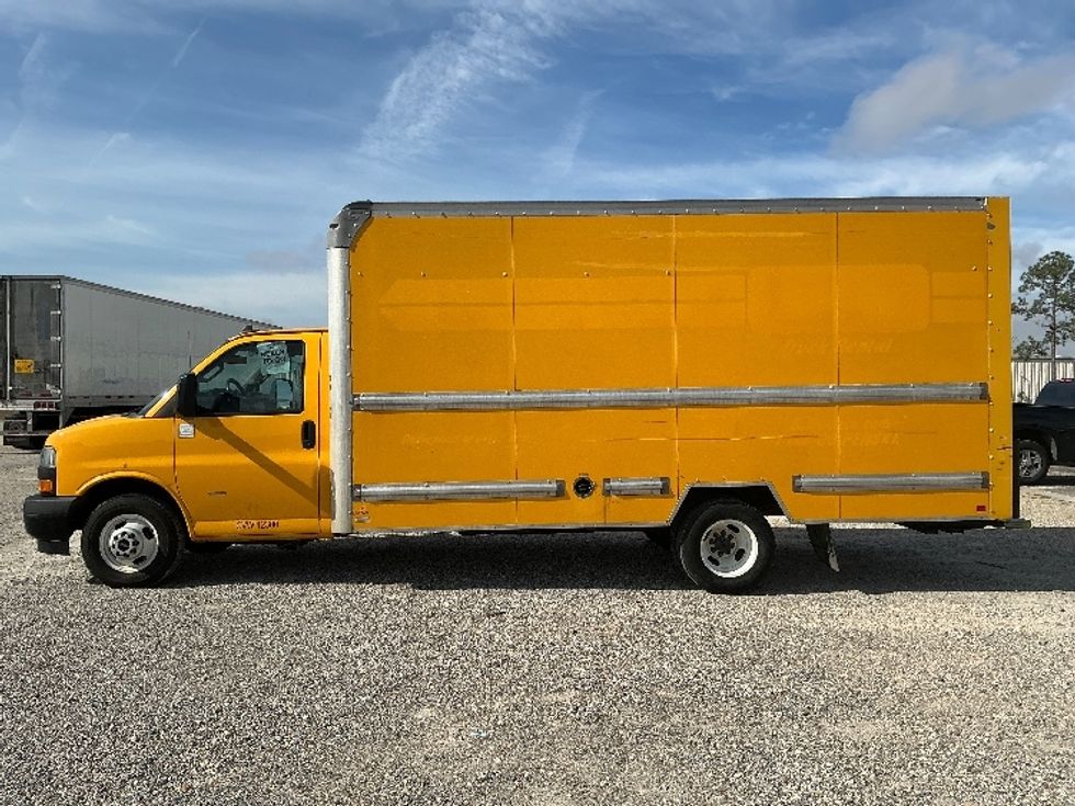 Light Duty Box Truck-Light and Medium Duty Trucks-GMC-2021-Savana G33903-Gulfport-MS-101,619\n\t\tmiles-$ 26,250 - Image 4