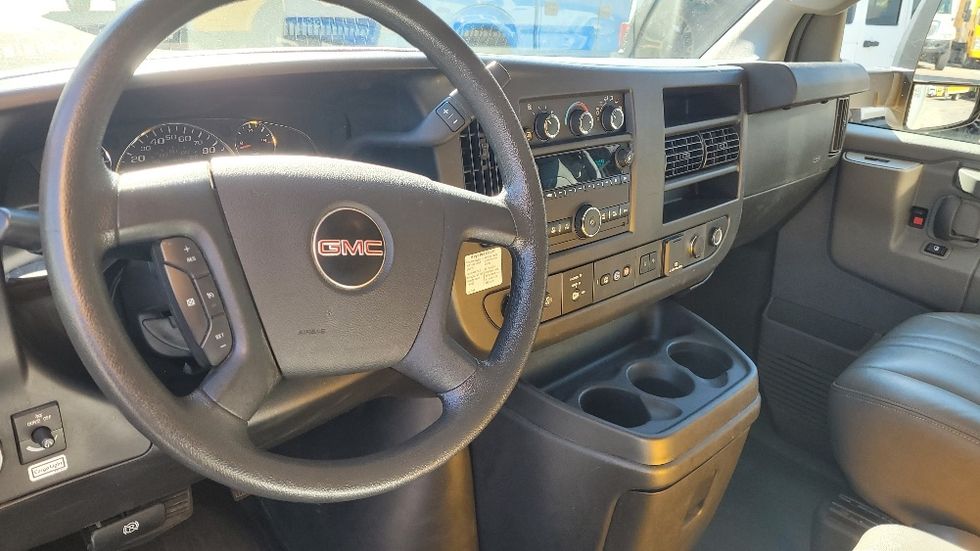 Light Duty Box Truck-Light and Medium Duty Trucks-GMC-2021-Savana G33903-Hagerstown-MD-78,050\n\t\tmiles-$ 26,750 - Image 18