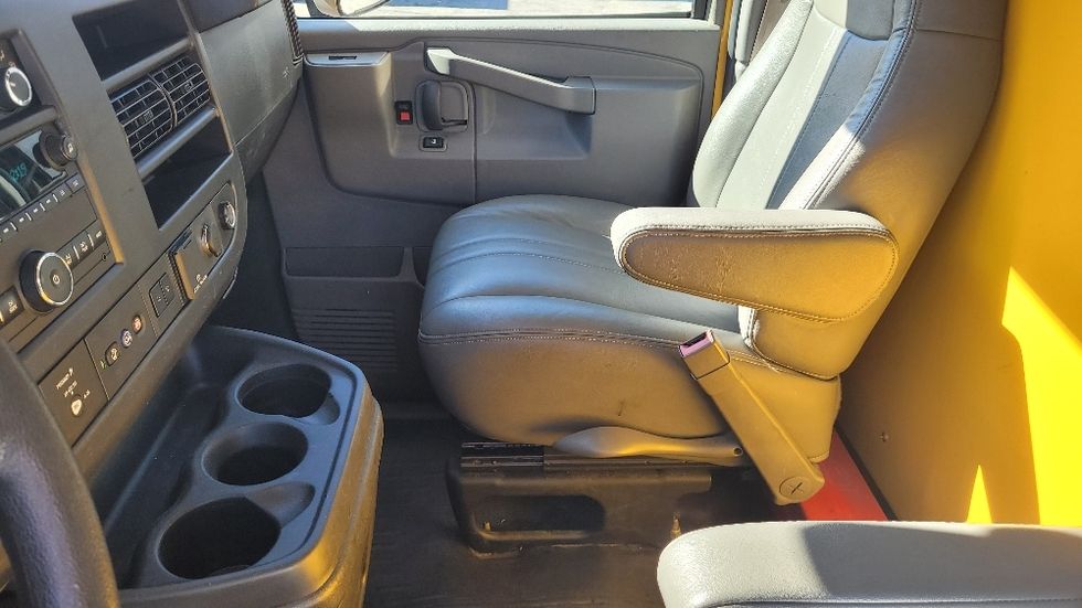 Light Duty Box Truck-Light and Medium Duty Trucks-GMC-2021-Savana G33903-Hagerstown-MD-78,050\n\t\tmiles-$ 26,750 - Image 19