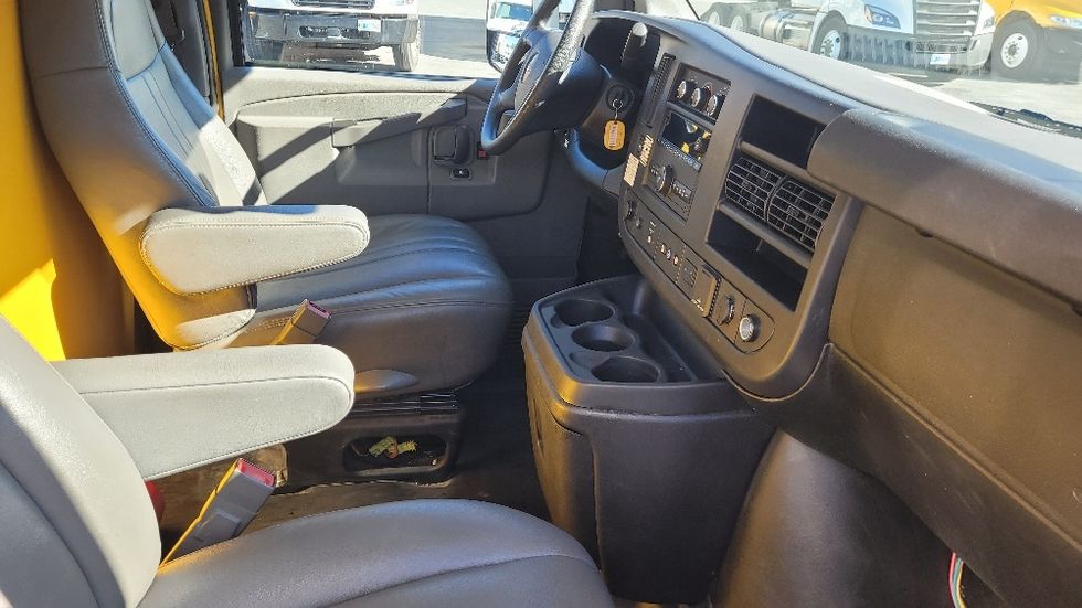 Light Duty Box Truck-Light and Medium Duty Trucks-GMC-2021-Savana G33903-Hagerstown-MD-78,050\n\t\tmiles-$ 26,750 - Image 22