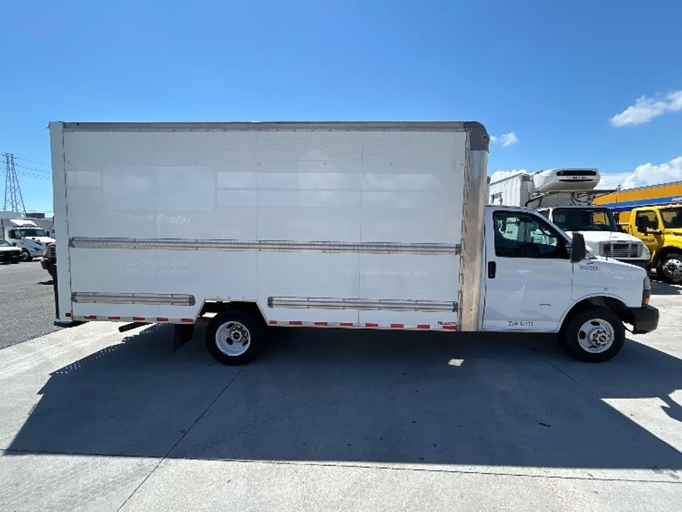 Light Duty Box Truck-Light and Medium Duty Trucks-GMC-2021-Savana G33903-Hammond-LA-160,861\n\t\tmiles-$ 21,000 - Image 13