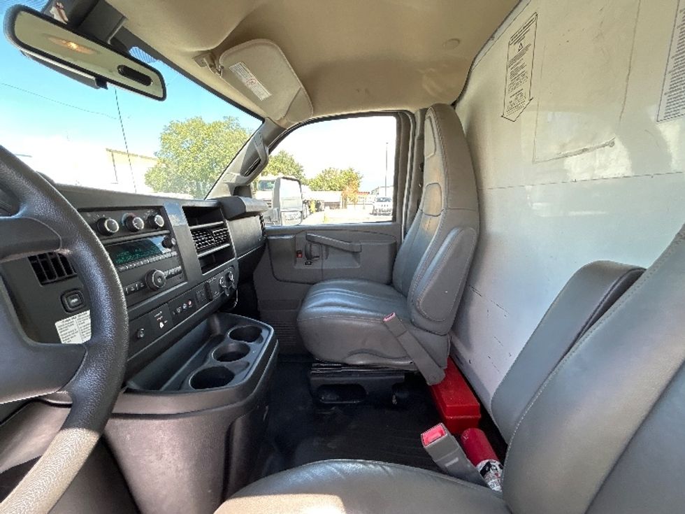 Light Duty Box Truck-Light and Medium Duty Trucks-GMC-2021-Savana G33903-Hammond-LA-160,861\n\t\tmiles-$ 21,000 - Image 17