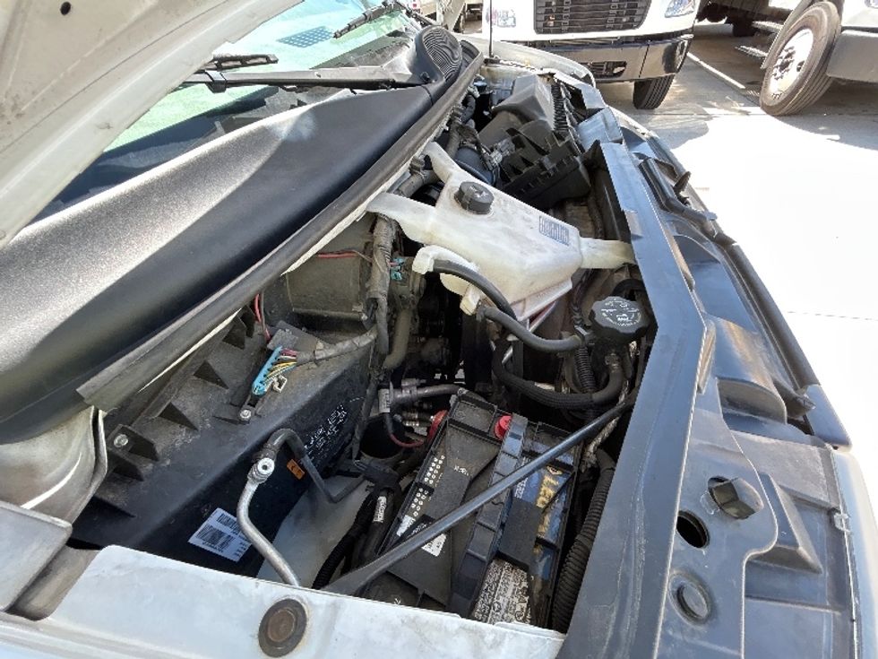 Light Duty Box Truck-Light and Medium Duty Trucks-GMC-2021-Savana G33903-Hammond-LA-160,861\n\t\tmiles-$ 21,000 - Image 21