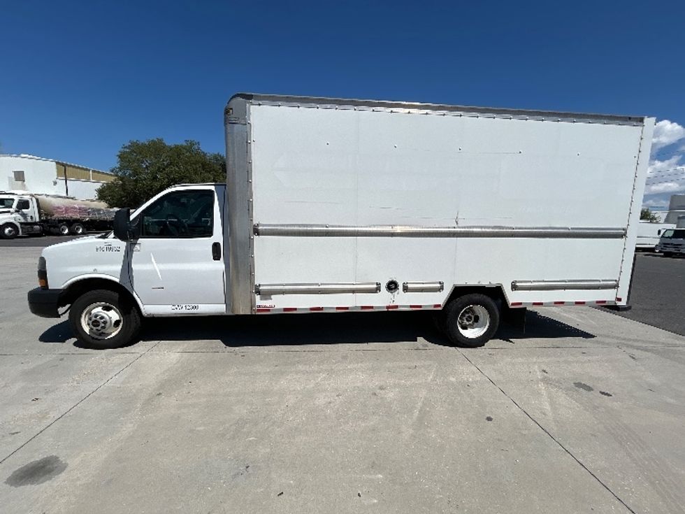 Light Duty Box Truck-Light and Medium Duty Trucks-GMC-2021-Savana G33903-Hammond-LA-160,861\n\t\tmiles-$ 21,000 - Image 4