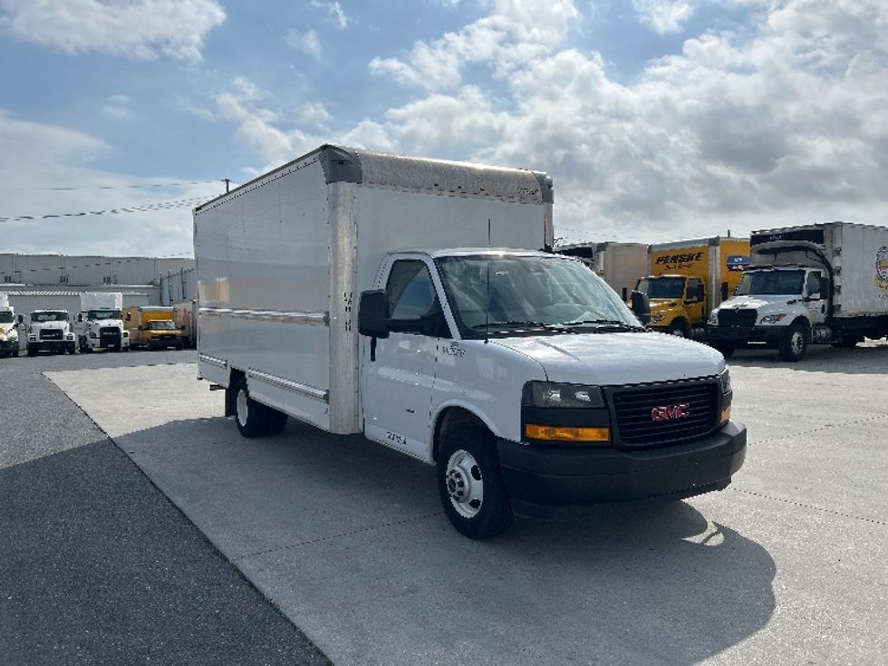 Light Duty Box Truck-Light and Medium Duty Trucks-GMC-2021-Savana G33903-Hammond-LA-69,389\n\t\tmiles-$ 32,750 - Image 1