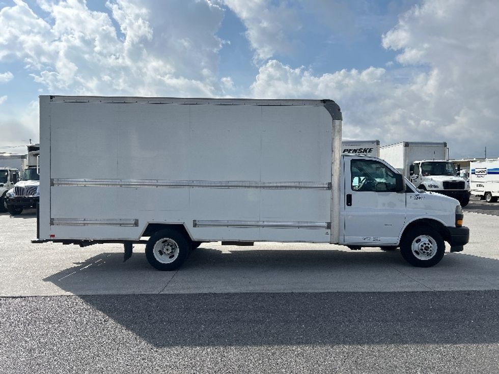 Light Duty Box Truck-Light and Medium Duty Trucks-GMC-2021-Savana G33903-Hammond-LA-69,389\n\t\tmiles-$ 32,750 - Image 14