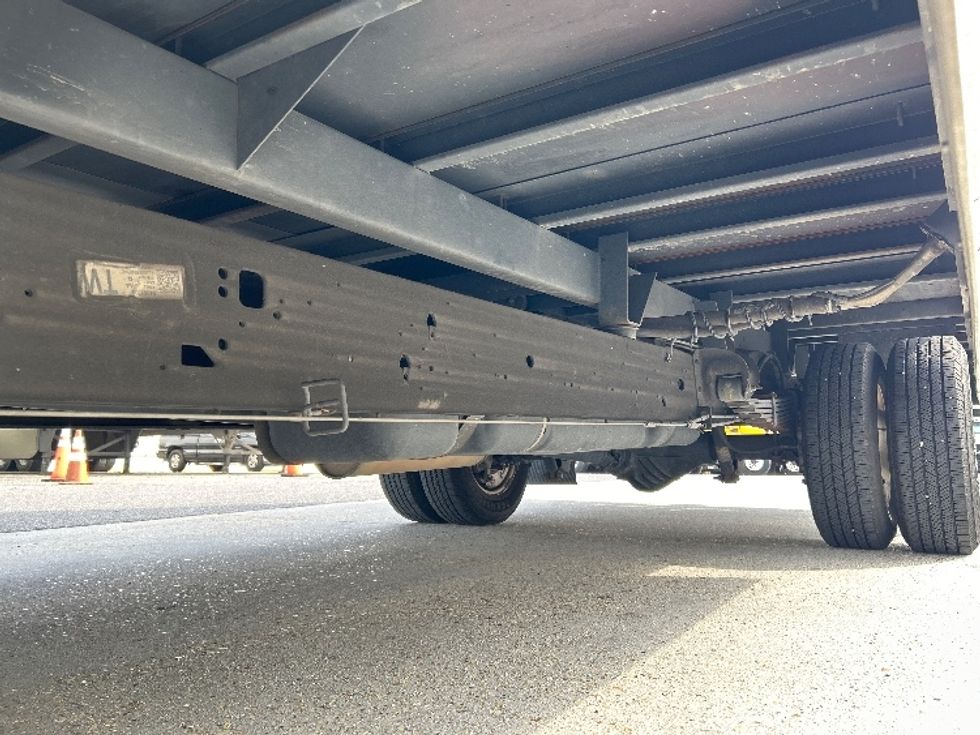 Light Duty Box Truck-Light and Medium Duty Trucks-GMC-2021-Savana G33903-Hammond-LA-69,389\n\t\tmiles-$ 32,750 - Image 5