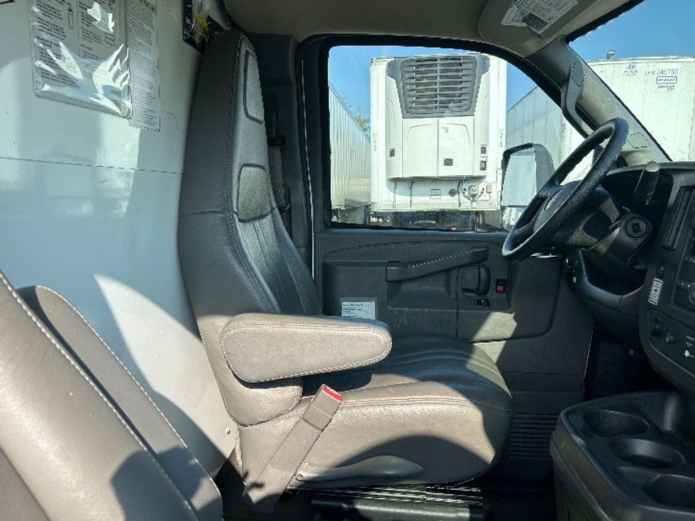 Light Duty Box Truck-Light and Medium Duty Trucks-GMC-2021-Savana G33903-Hammond-LA-78,712\n\t\tmiles-$ 31,750 - Image 20