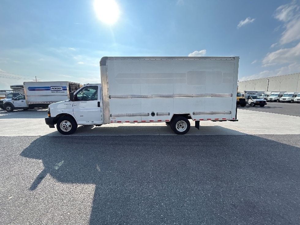 Light Duty Box Truck-Light and Medium Duty Trucks-GMC-2021-Savana G33903-Hammond-LA-78,712\n\t\tmiles-$ 31,750 - Image 4
