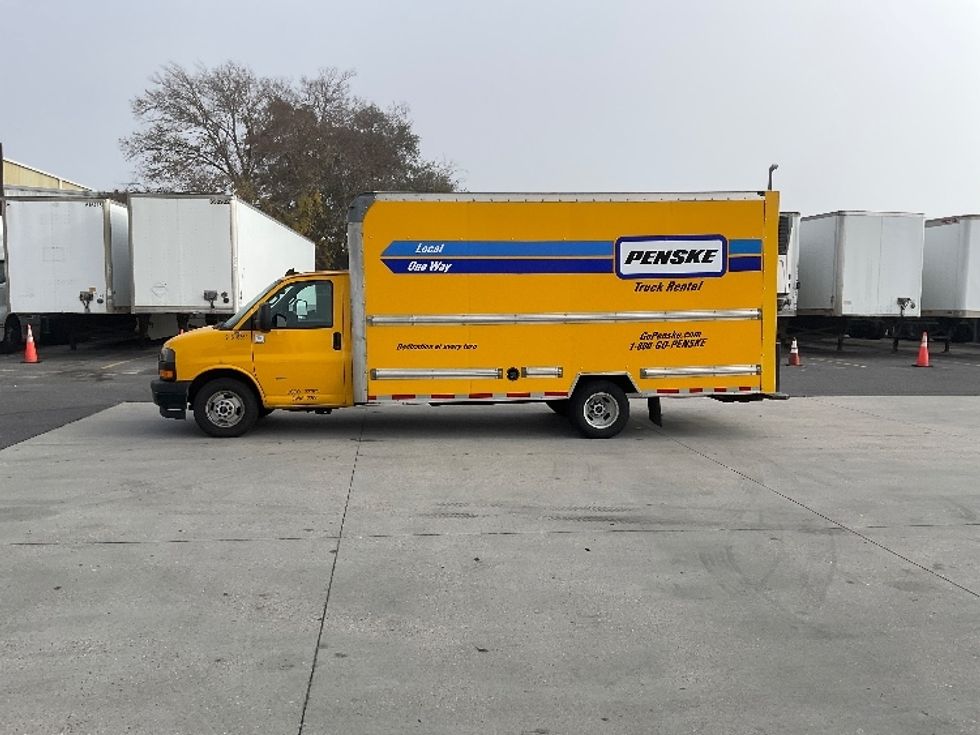 Light Duty Box Truck-Light and Medium Duty Trucks-GMC-2021-Savana G33903-Harahan-LA-100,308\n\t\tmiles-$ 26,500 - Image 4