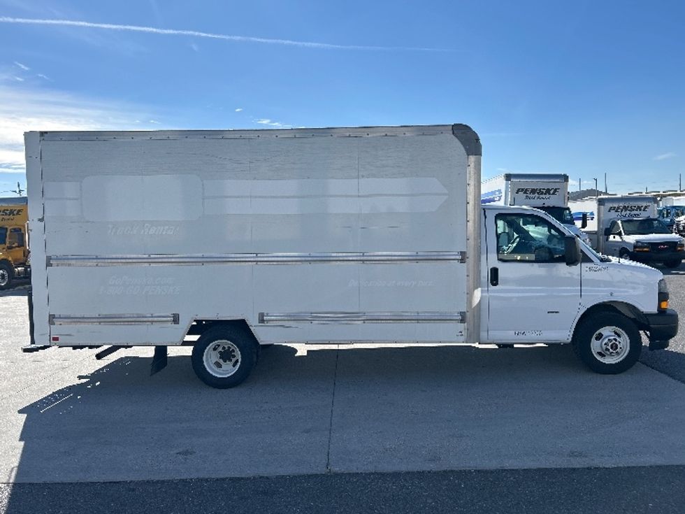 Light Duty Box Truck-Light and Medium Duty Trucks-GMC-2021-Savana G33903-Harahan-LA-105,563\n\t\tmiles-$ 28,750 - Image 12