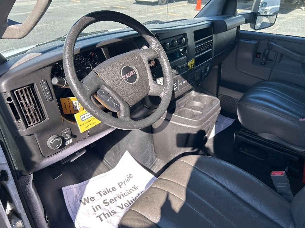 Light Duty Box Truck-Light and Medium Duty Trucks-GMC-2021-Savana G33903-Harahan-LA-105,563\n\t\tmiles-$ 28,750 - Image 14