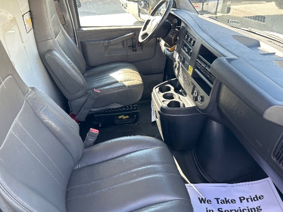 Light Duty Box Truck-Light and Medium Duty Trucks-GMC-2021-Savana G33903-Harahan-LA-105,563\n\t\tmiles-$ 28,750 - Image 19