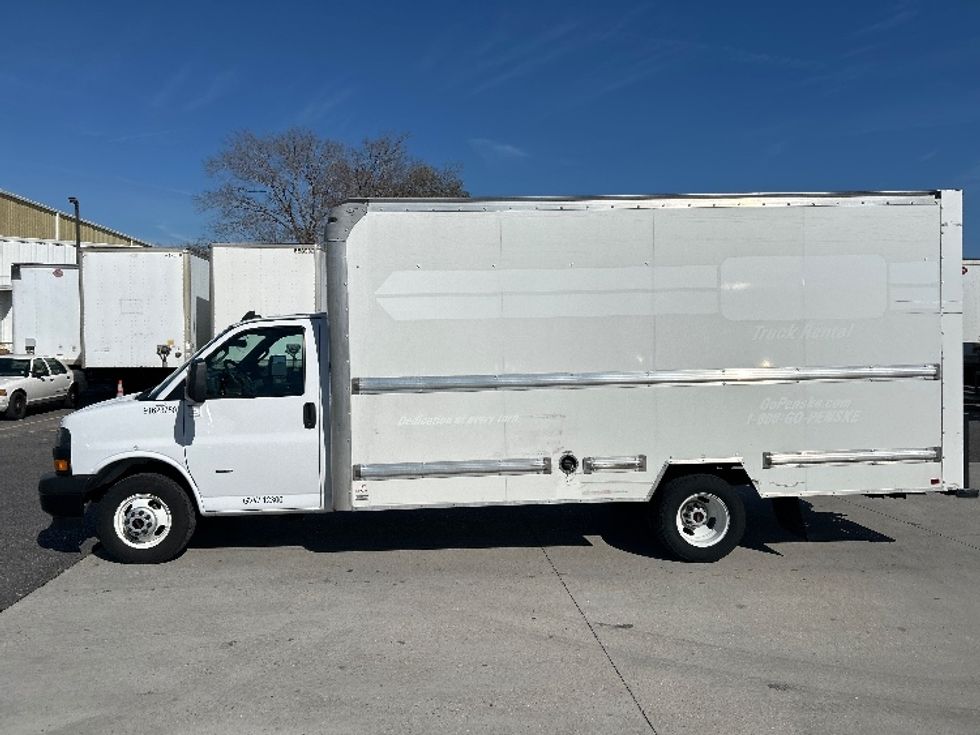 Light Duty Box Truck-Light and Medium Duty Trucks-GMC-2021-Savana G33903-Harahan-LA-105,563\n\t\tmiles-$ 28,750 - Image 4