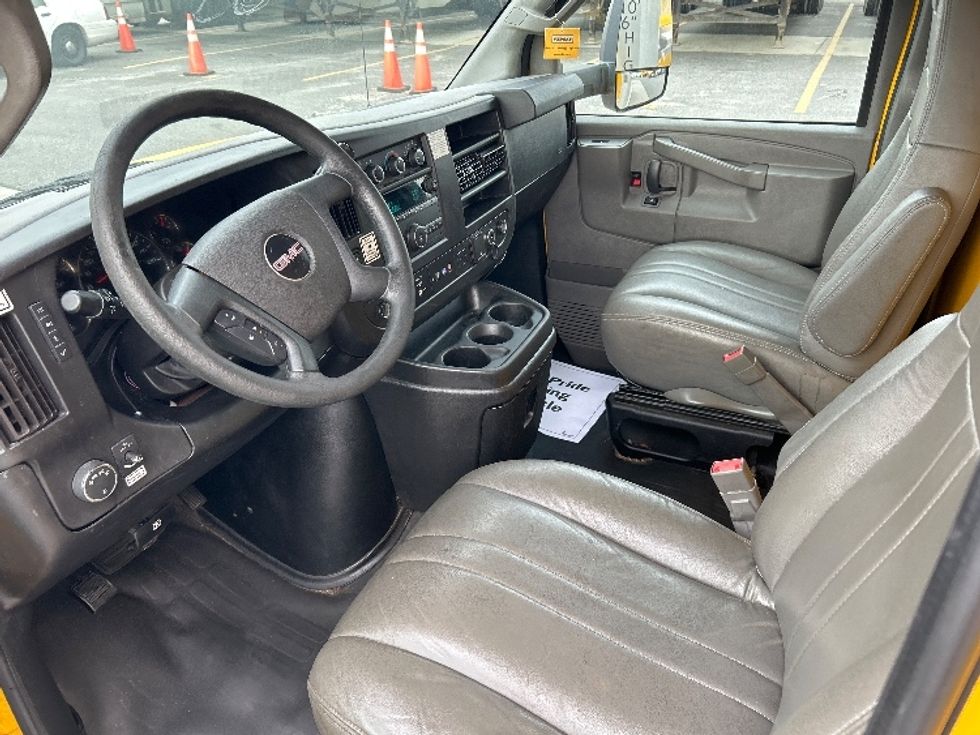 Light Duty Box Truck-Light and Medium Duty Trucks-GMC-2021-Savana G33903-Harahan-LA-111,537\n\t\tmiles-$ 25,250 - Image 14