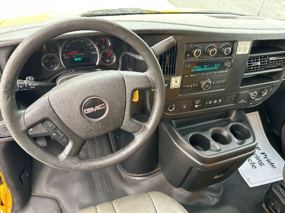 Light Duty Box Truck-Light and Medium Duty Trucks-GMC-2021-Savana G33903-Harahan-LA-111,537\n\t\tmiles-$ 25,250 - Image 15