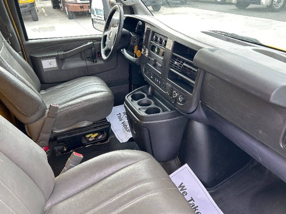 Light Duty Box Truck-Light and Medium Duty Trucks-GMC-2021-Savana G33903-Harahan-LA-111,537\n\t\tmiles-$ 25,250 - Image 19