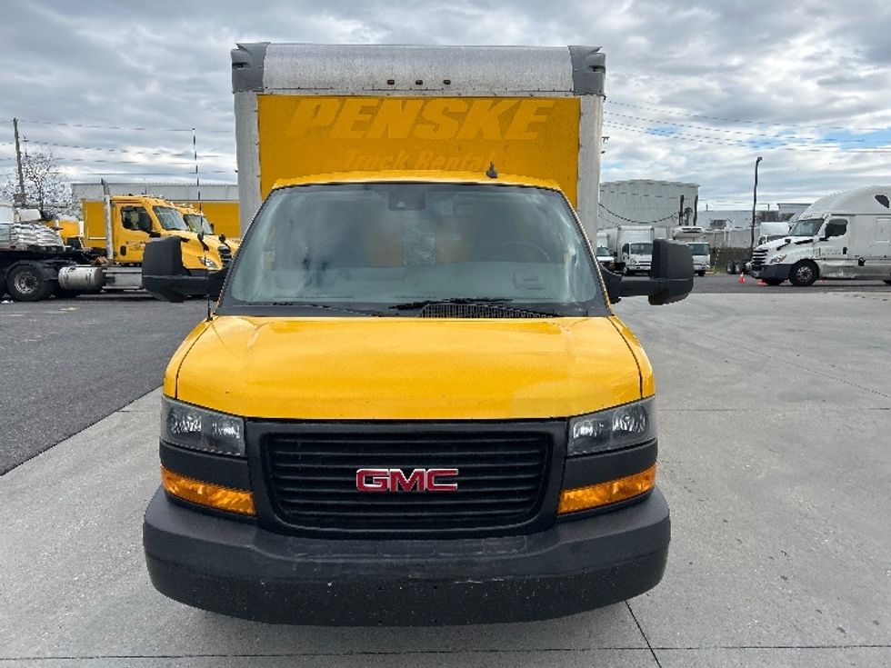 Light Duty Box Truck-Light and Medium Duty Trucks-GMC-2021-Savana G33903-Harahan-LA-111,537\n\t\tmiles-$ 25,250 - Image 2
