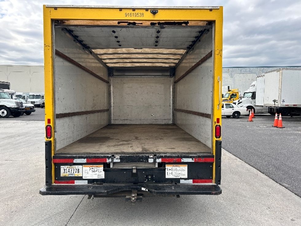 Light Duty Box Truck-Light and Medium Duty Trucks-GMC-2021-Savana G33903-Harahan-LA-111,537\n\t\tmiles-$ 25,250 - Image 7