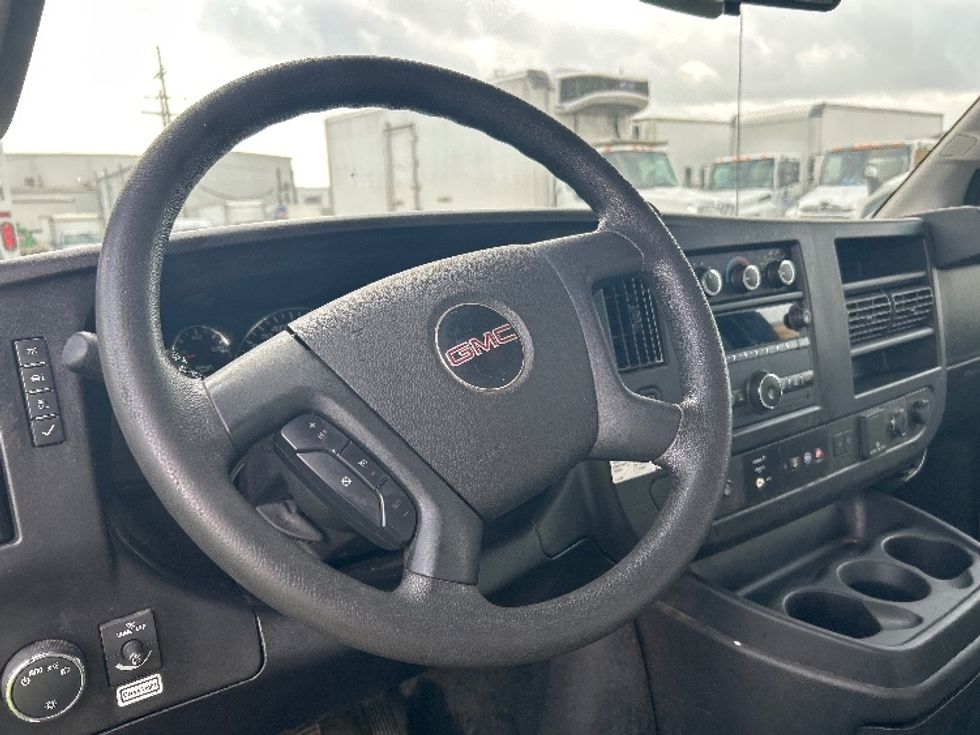 Light Duty Box Truck-Light and Medium Duty Trucks-GMC-2021-Savana G33903-Harahan-LA-129,891\n\t\tmiles-$ 25,750 - Image 16