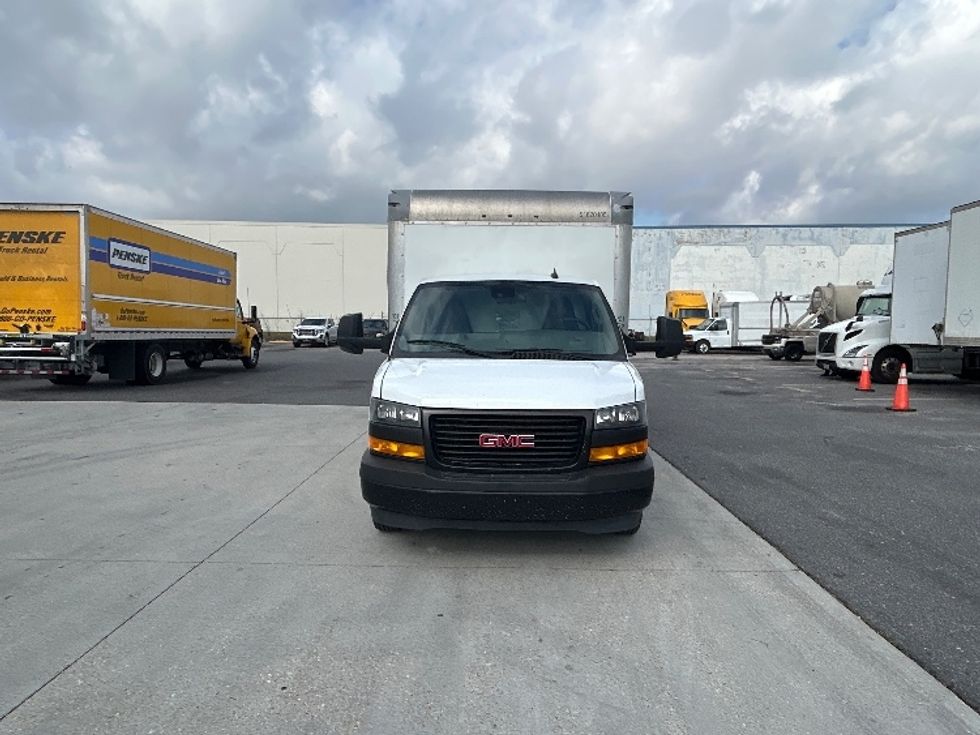 Light Duty Box Truck-Light and Medium Duty Trucks-GMC-2021-Savana G33903-Harahan-LA-129,891\n\t\tmiles-$ 25,750 - Image 2