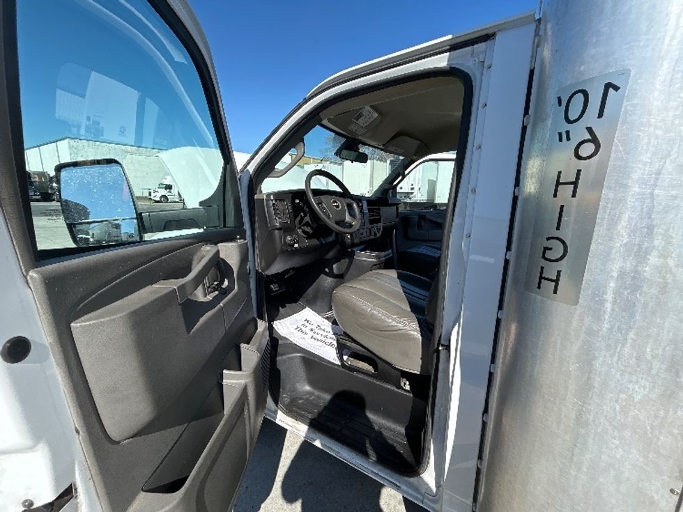 Light Duty Box Truck-Light and Medium Duty Trucks-GMC-2021-Savana G33903-Harahan-LA-62,245\n\t\tmiles-$ 33,750 - Image 14