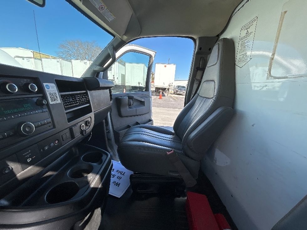 Light Duty Box Truck-Light and Medium Duty Trucks-GMC-2021-Savana G33903-Harahan-LA-62,245\n\t\tmiles-$ 33,750 - Image 16