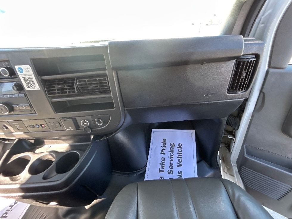 Light Duty Box Truck-Light and Medium Duty Trucks-GMC-2021-Savana G33903-Harahan-LA-62,245\n\t\tmiles-$ 33,750 - Image 18