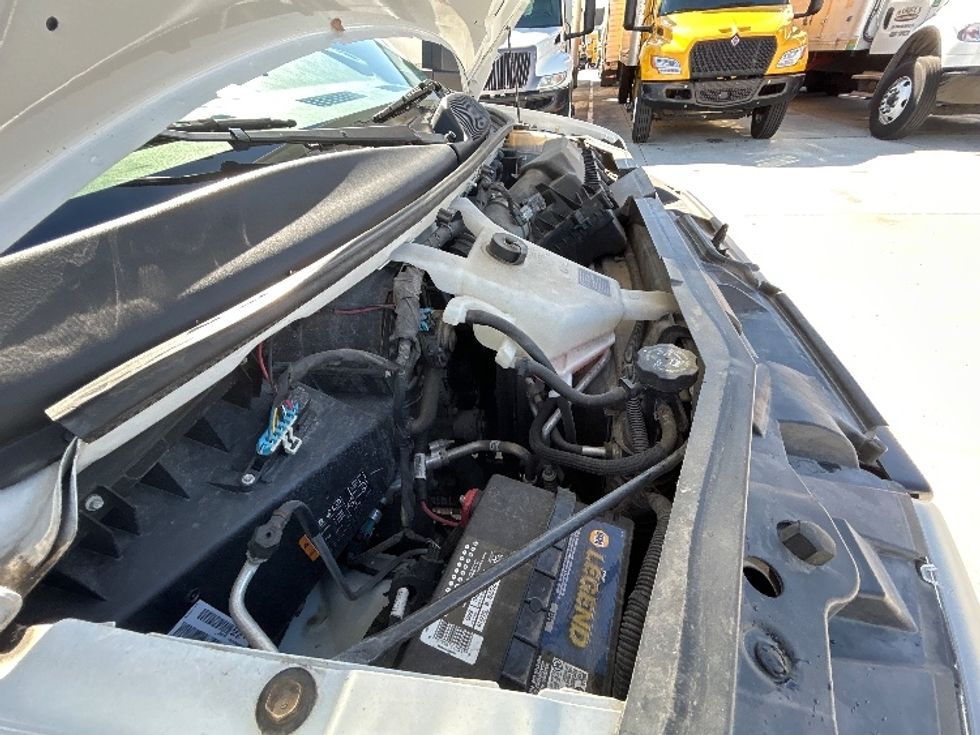 Light Duty Box Truck-Light and Medium Duty Trucks-GMC-2021-Savana G33903-Harahan-LA-62,245\n\t\tmiles-$ 33,750 - Image 20