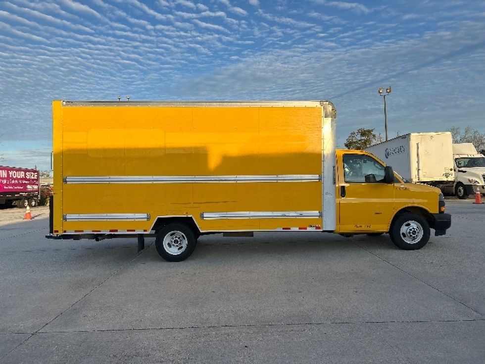 Light Duty Box Truck-Light and Medium Duty Trucks-GMC-2021-Savana G33903-Harahan-LA-84,528\n\t\tmiles-$ 28,500 - Image 12