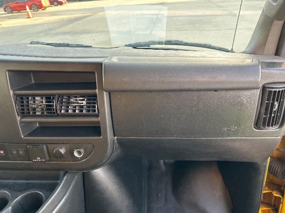 Light Duty Box Truck-Light and Medium Duty Trucks-GMC-2021-Savana G33903-Harahan-LA-84,528\n\t\tmiles-$ 28,500 - Image 18