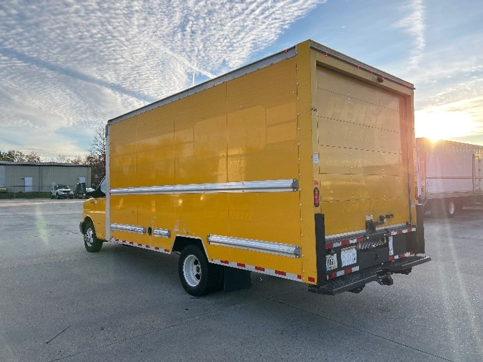 Light Duty Box Truck-Light and Medium Duty Trucks-GMC-2021-Savana G33903-Harahan-LA-84,528\n\t\tmiles-$ 28,500 - Image 5