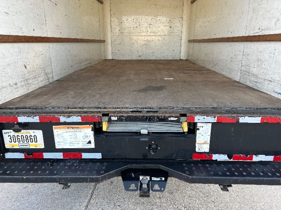 Light Duty Box Truck-Light and Medium Duty Trucks-GMC-2021-Savana G33903-Harahan-LA-84,528\n\t\tmiles-$ 28,500 - Image 8