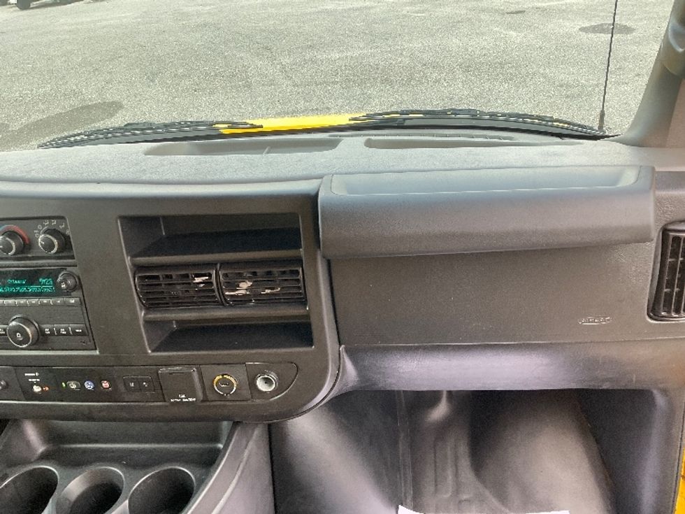 Light Duty Box Truck-Light and Medium Duty Trucks-GMC-2021-Savana G33903-Harahan-LA-86,317\n\t\tmiles-$ 28,000 - Image 21