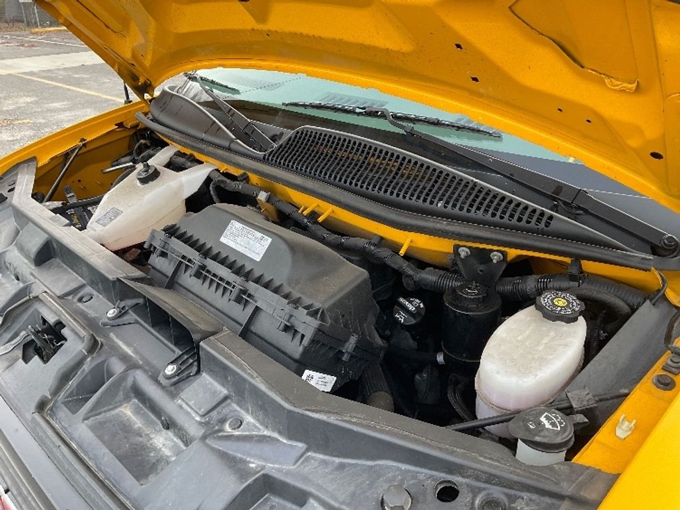 Light Duty Box Truck-Light and Medium Duty Trucks-GMC-2021-Savana G33903-Harahan-LA-86,317\n\t\tmiles-$ 28,000 - Image 24