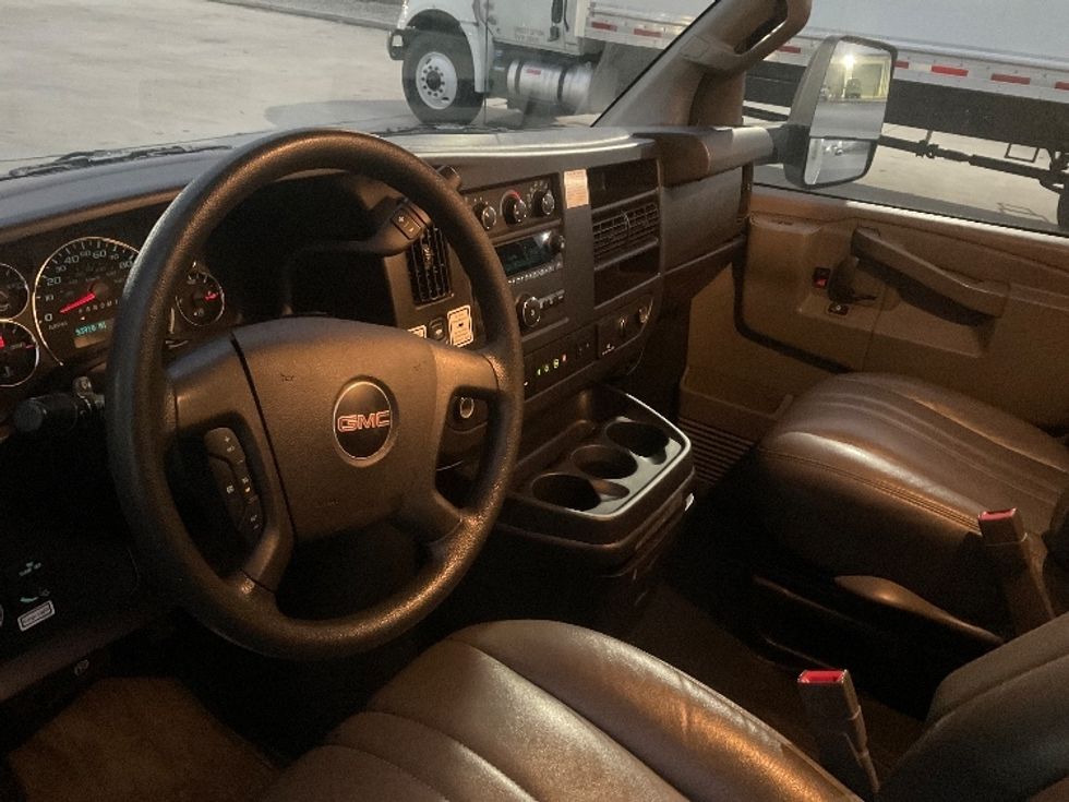 Light Duty Box Truck-Light and Medium Duty Trucks-GMC-2021-Savana G33903-Harahan-LA-93,912\n\t\tmiles-$ 30,000 - Image 18