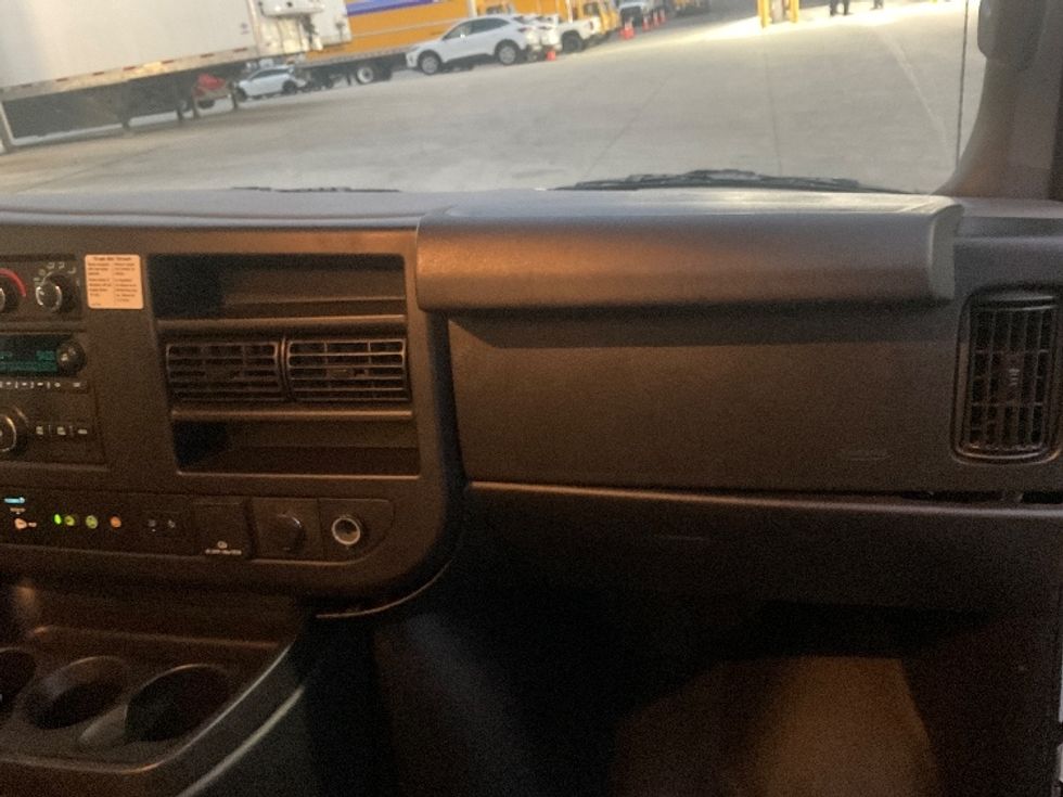 Light Duty Box Truck-Light and Medium Duty Trucks-GMC-2021-Savana G33903-Harahan-LA-93,912\n\t\tmiles-$ 30,000 - Image 20