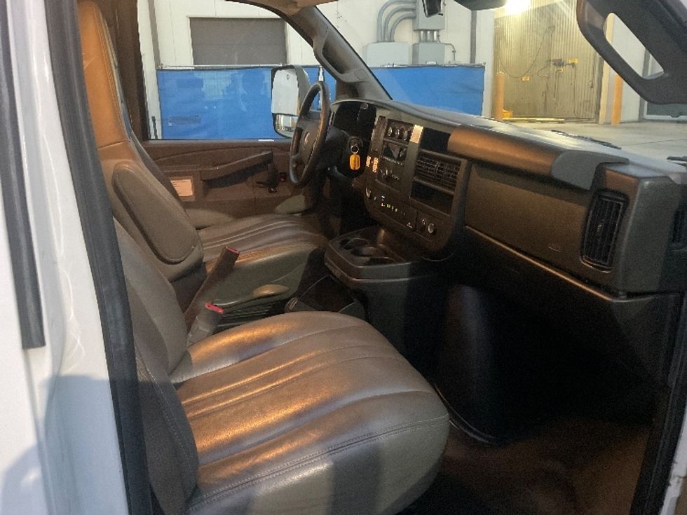Light Duty Box Truck-Light and Medium Duty Trucks-GMC-2021-Savana G33903-Harahan-LA-93,912\n\t\tmiles-$ 30,000 - Image 21